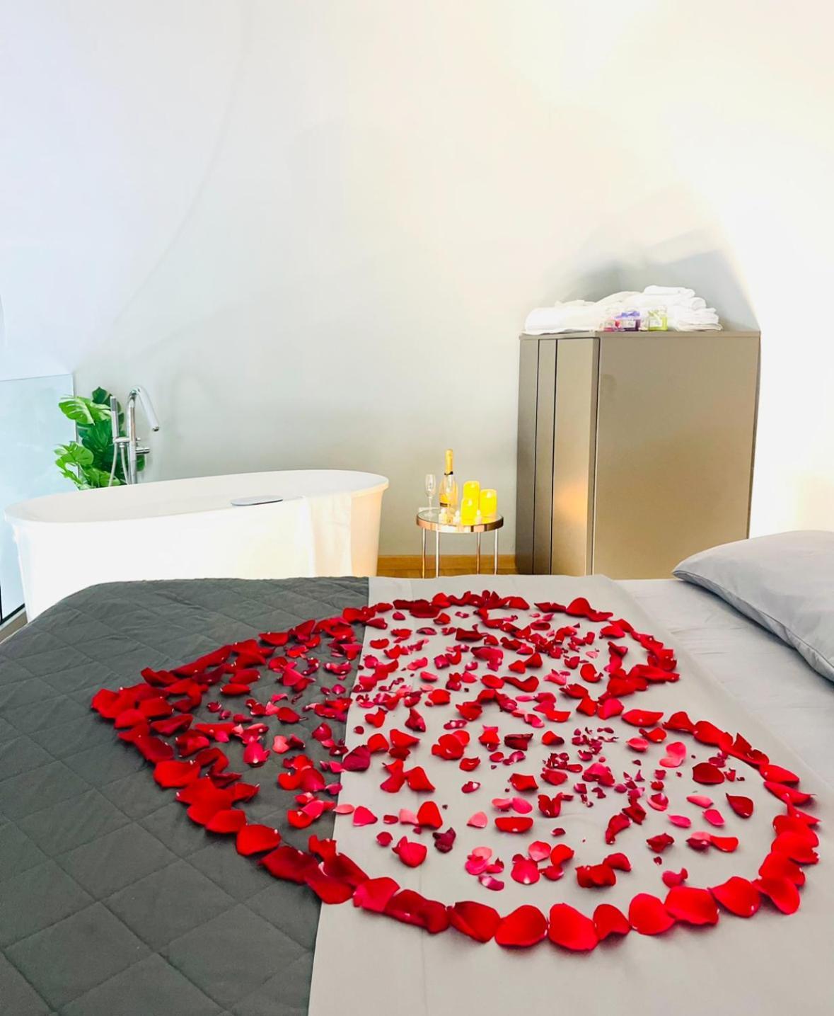 Jacuzzi Luxury Apartment In The Town Centre トリノ エクステリア 写真