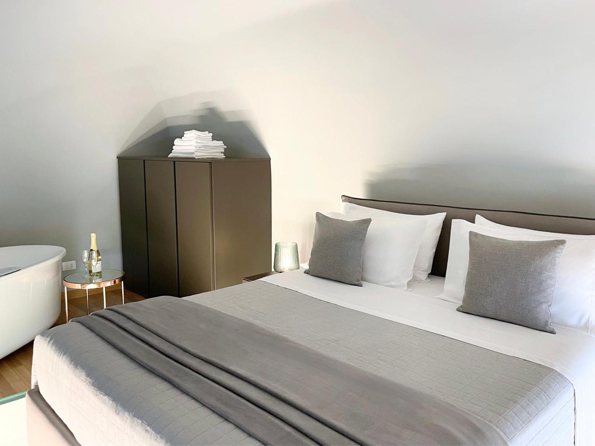 Jacuzzi Luxury Apartment In The Town Centre トリノ エクステリア 写真